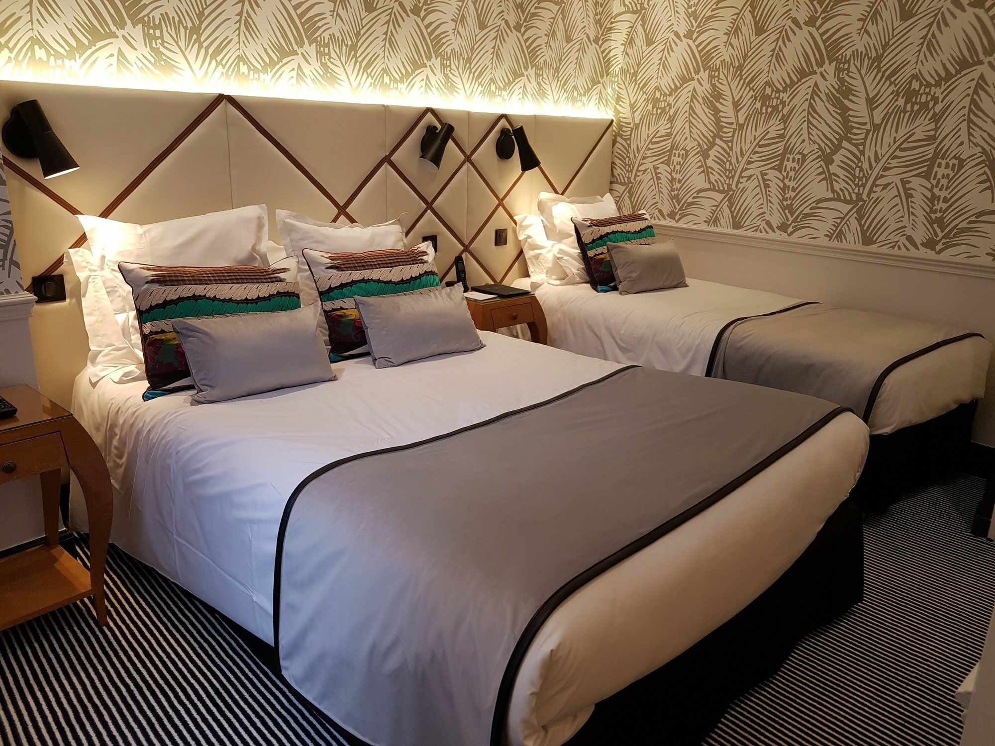 Hotel Jardin Le Brea Paris Luaran gambar